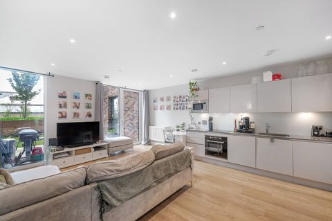 Greyhound Parade, Earlsfield SW17, New home