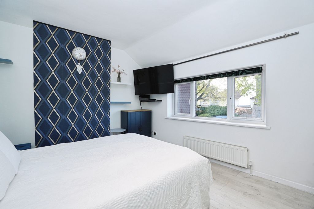 Additional image 19 of 4 bed semi-detached house for saleBeechwood Court, Dunstable LU6