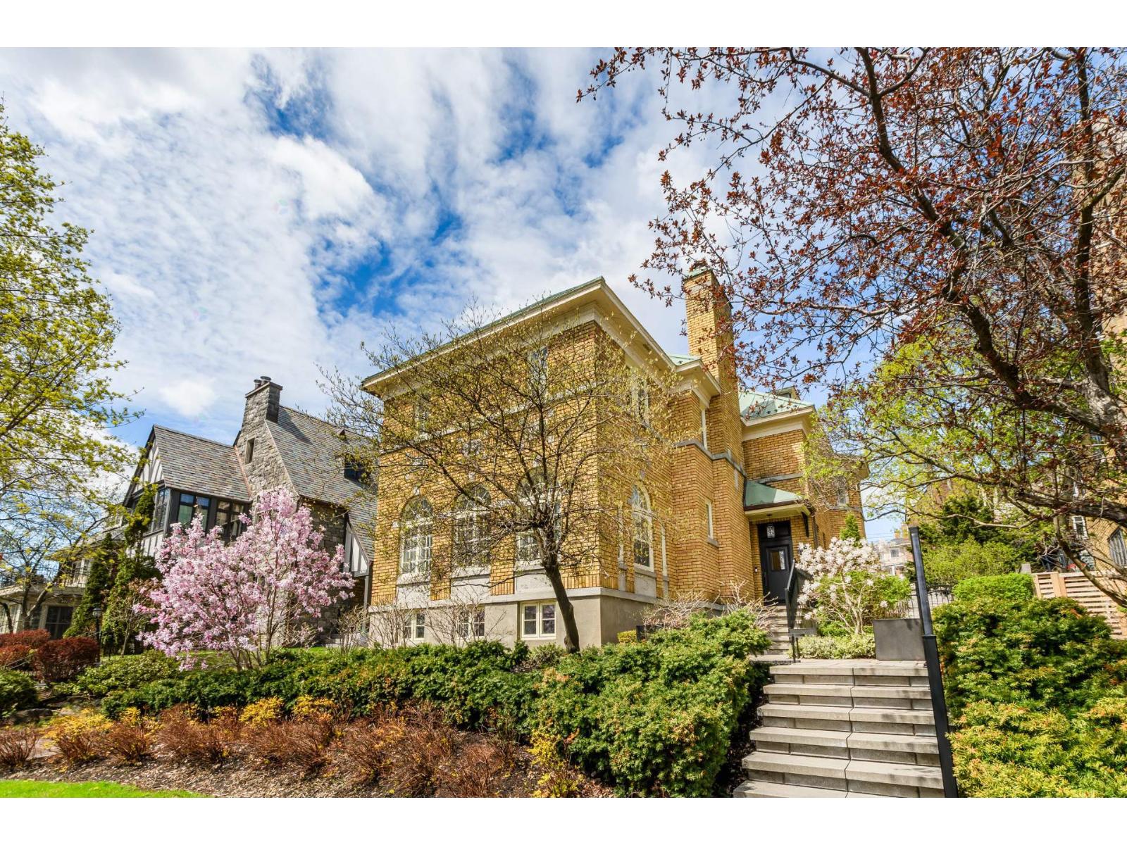 4387 Av. Westmount