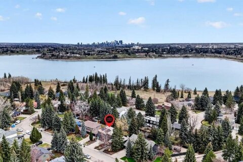 Additional image 8 of 8932 Baylor Crescent SW, Calgary, AB, T2V 3N4