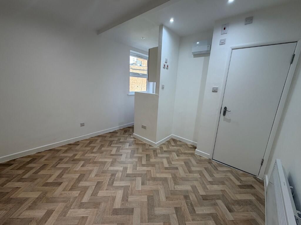Additional image 4 of Studio to rent12 Studio Apartments, Cheapside, Luton LU1