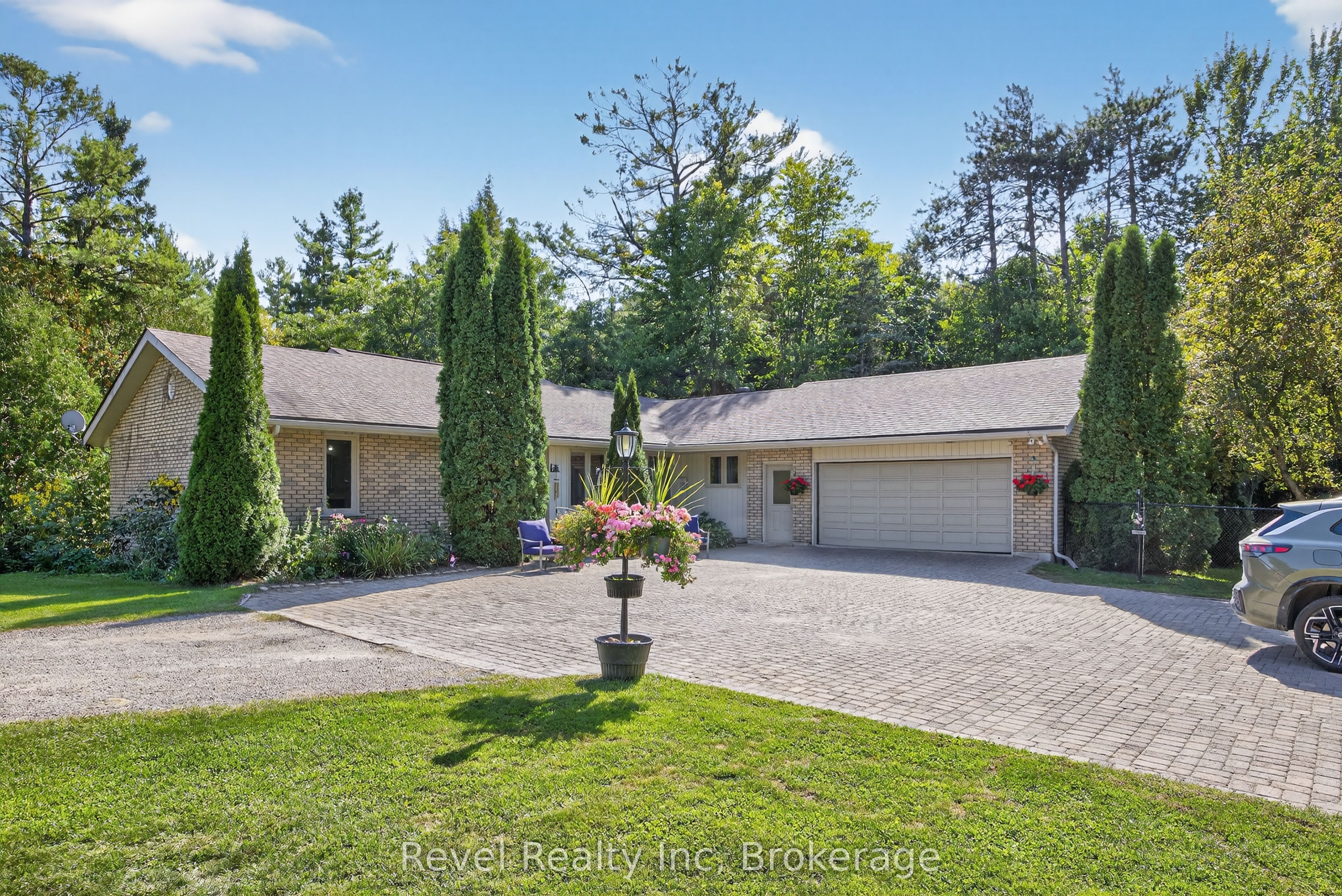 7190 93 Highway, Tiny, ON, L0K 2E1