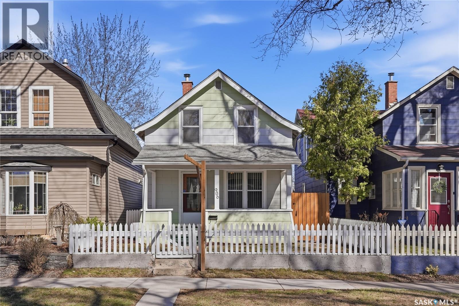 906 I Avenue S, Saskatoon, SK, S7M1Z4