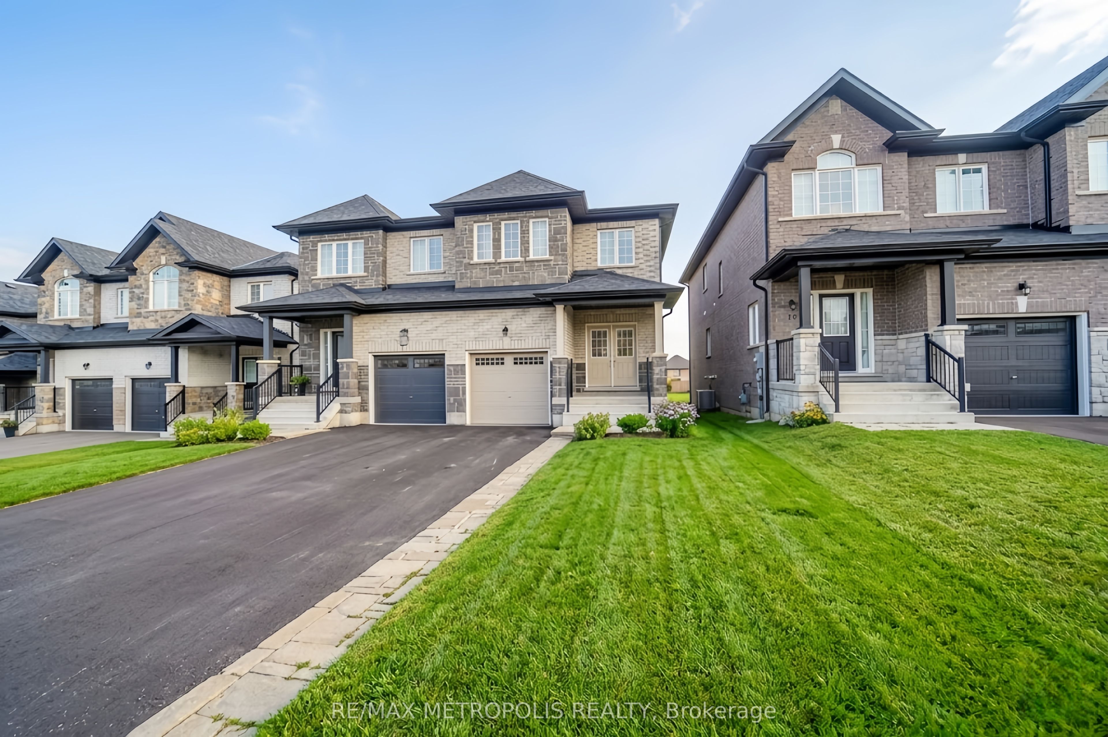 22 Haskins Crescent, Georgina, ON, L4P 0H4