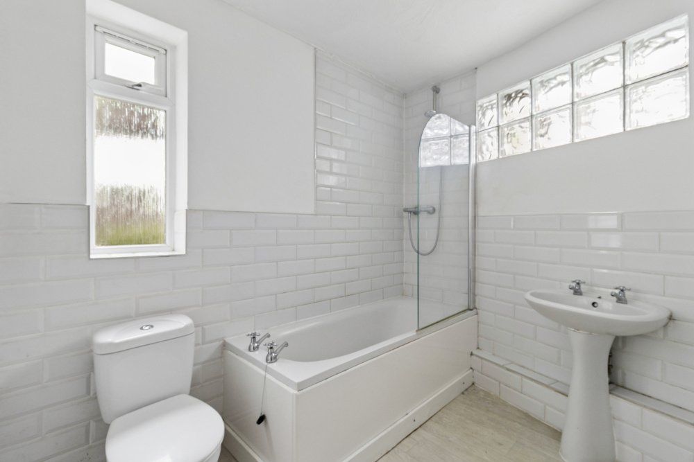 Additional image 8 of 3 bed detached house to rentPinewood Close, Gerrards Cross, Buckinghamshire SL9