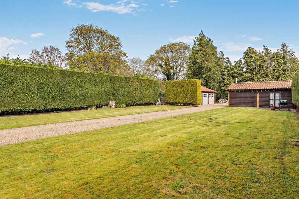 Additional image 5 of 5 bed cottage for saleChurch Street, Alwalton, Peterborough PE7