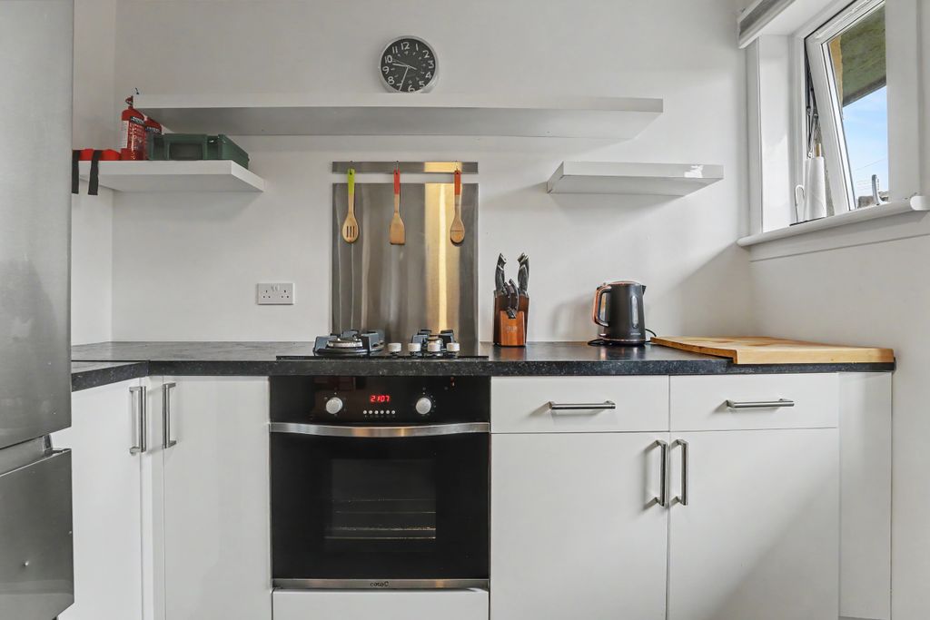 Additional image 9 of 2 bed flat for saleMcgregor Street, Clydebank G81
