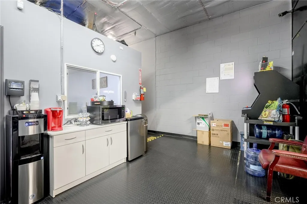 Additional image 32 of 3210 N San Fernando Blvd, Burbank, CA 91504