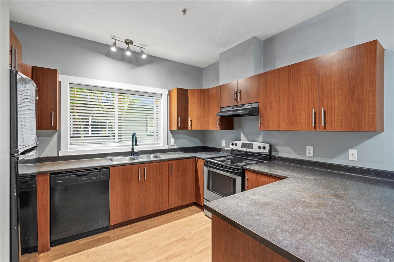 Additional image 3 of 102-582 Rosehill Street, Nanaimo, BC, V9S 1H6