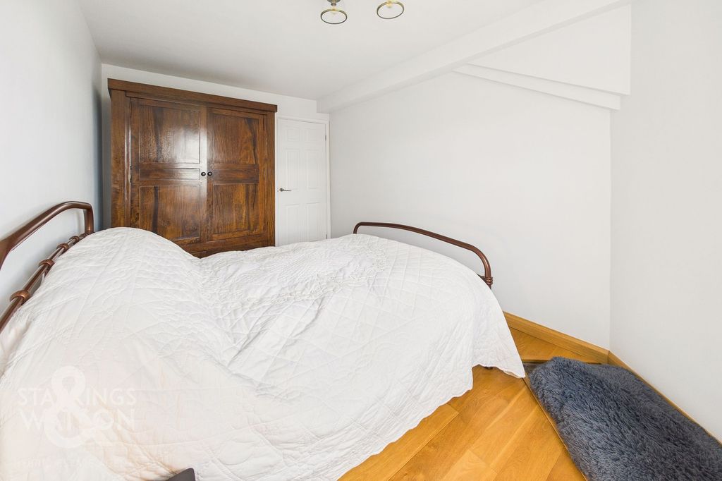 Additional image 5 of 2 bed flat for saleHillcrest Court, Ipswich Road, Pulham Market, Diss IP21