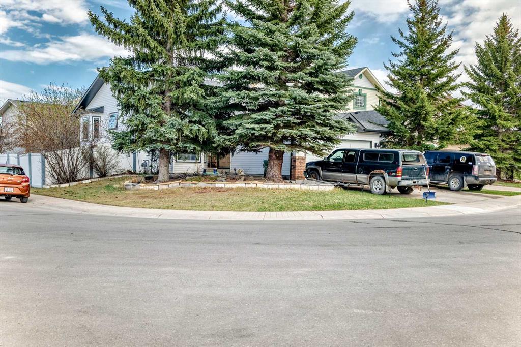 Additional image 3 of 176 Woodside Road NW, Airdrie, AB, T4B2E2