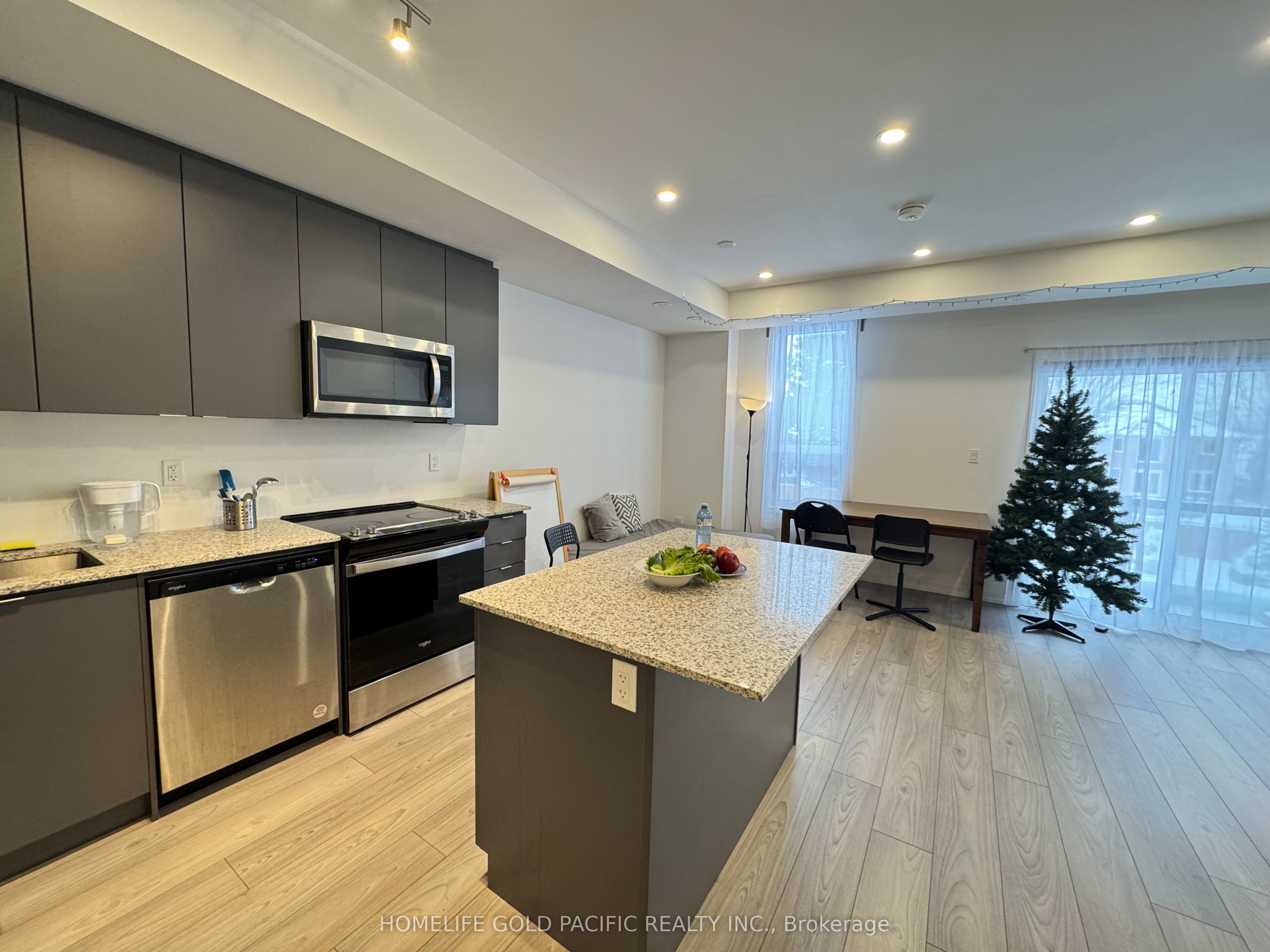 Additional image 4 of 7-22 Lytham Green Circle, Newmarket, ON, L3Y 0H4