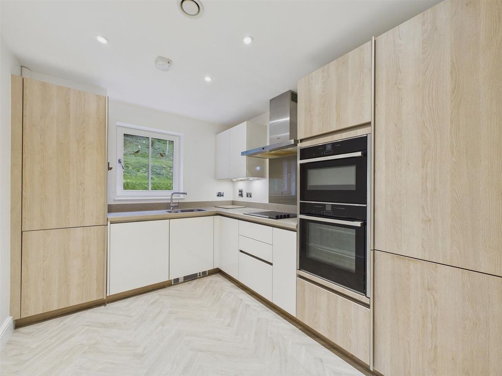 Additional image 5 of 2 bed flat for saleEllerslie Drive, Malvern WR14