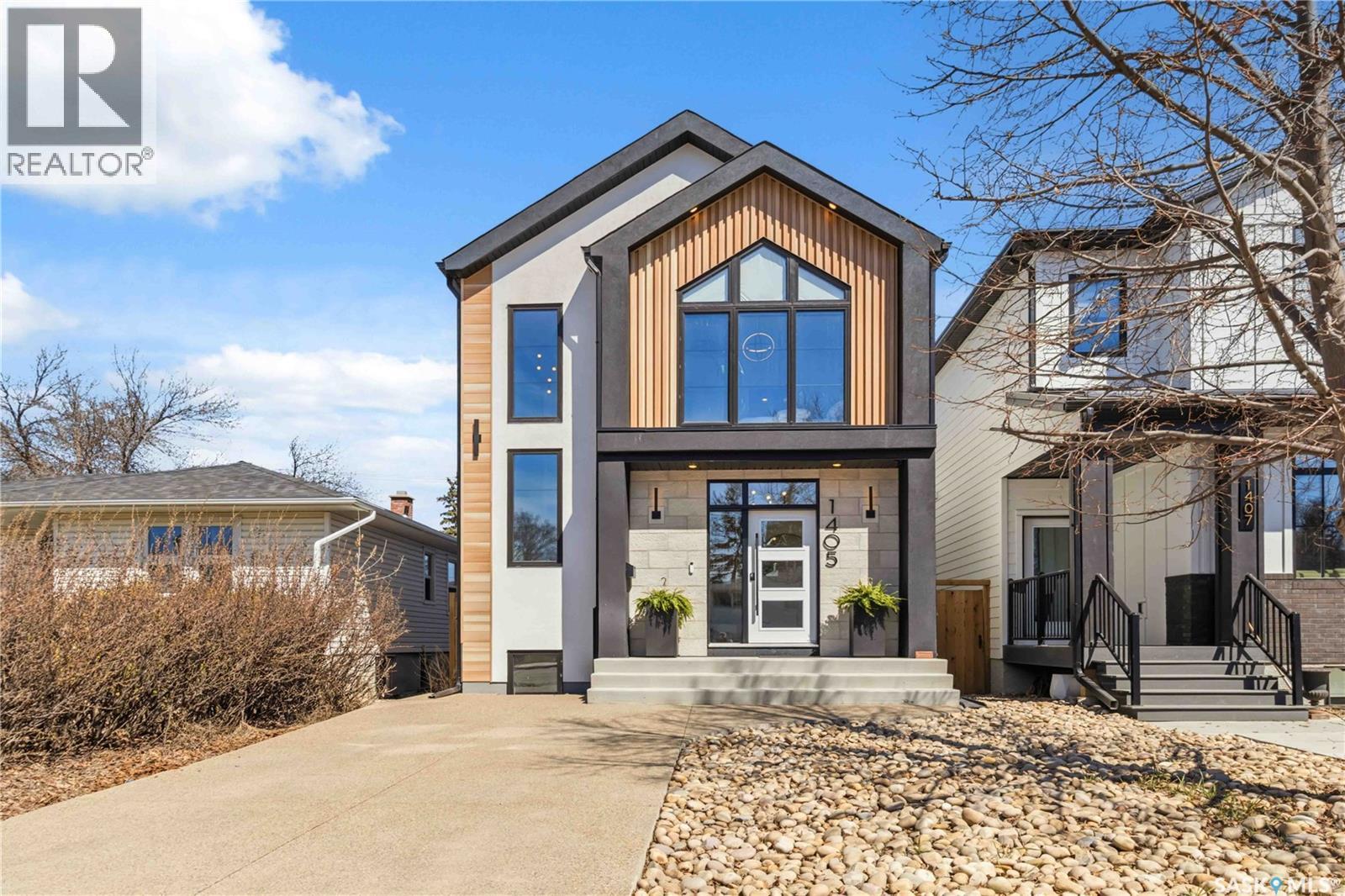 1405 12th STREET E