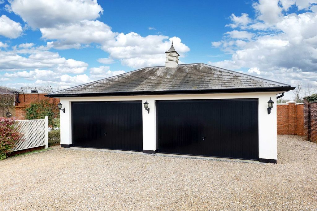Additional image 25 of 6 bed detached house to rentChurch Road, Penn, High Wycombe HP10