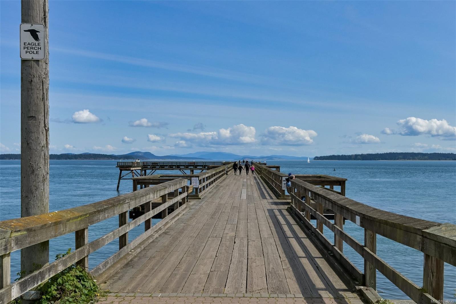 2535 Bevan Avenue, Sidney, BC, V8L 1W5 photo 4
