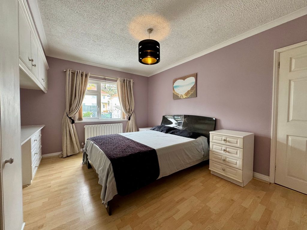 Additional image 8 of 3 bed property to rent13 Pied Du Cotil, St Helier JE2