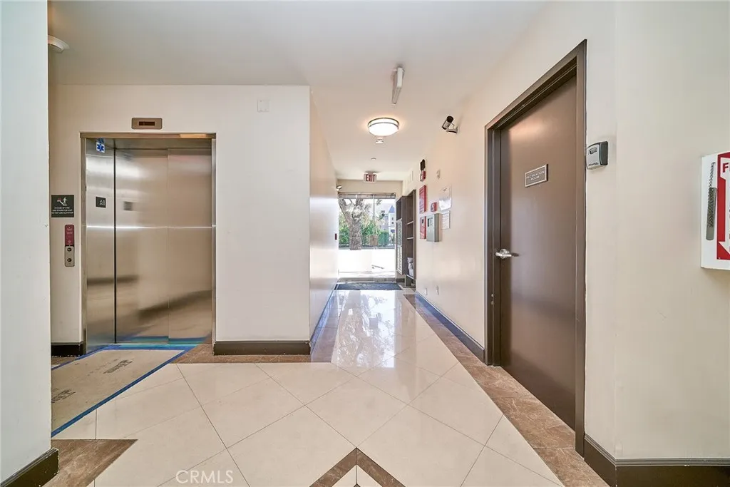 Additional image 4 of 5525 W Olympic Boulevard Unit 202, Los Angeles, CA 90036