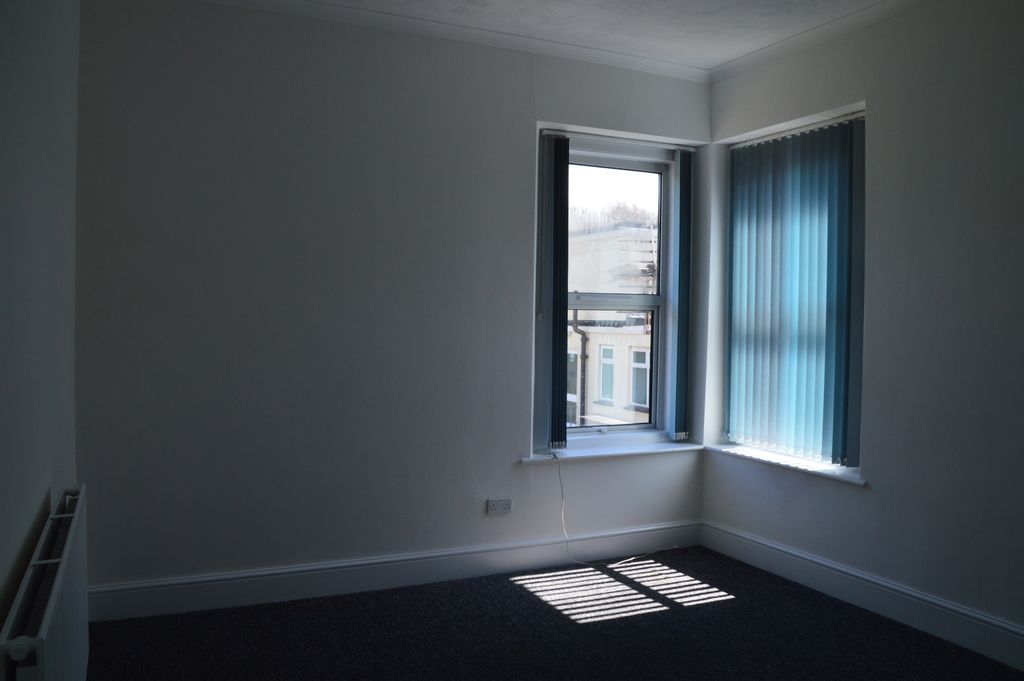 Additional image 6 of 3 bed flat to rentBeach Road, Weston Super Mare BS23