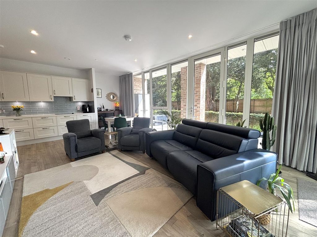 Additional image 19 of 2 bed flat for saleAlderley Road, Wilmslow SK9