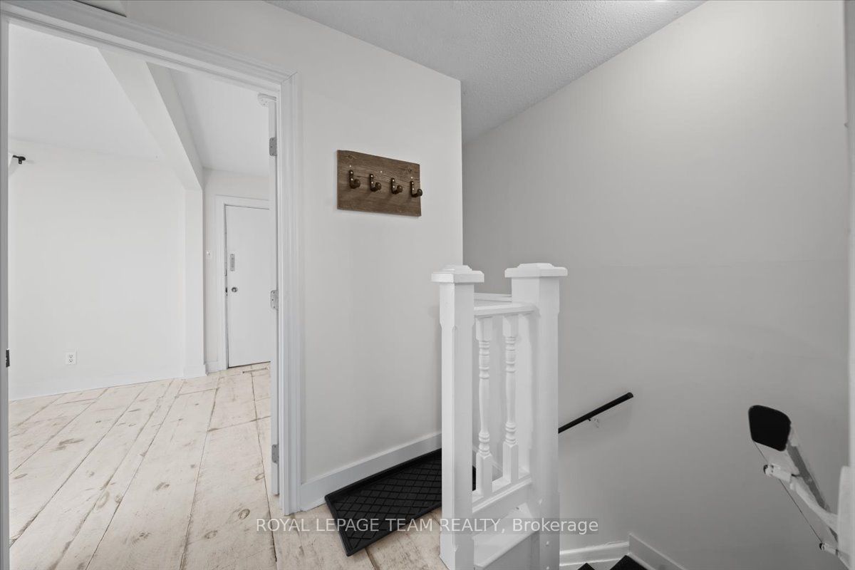 Additional image 2 of 2-135 Upper Lorne Place, Ottawa, ON, K1R 7G8