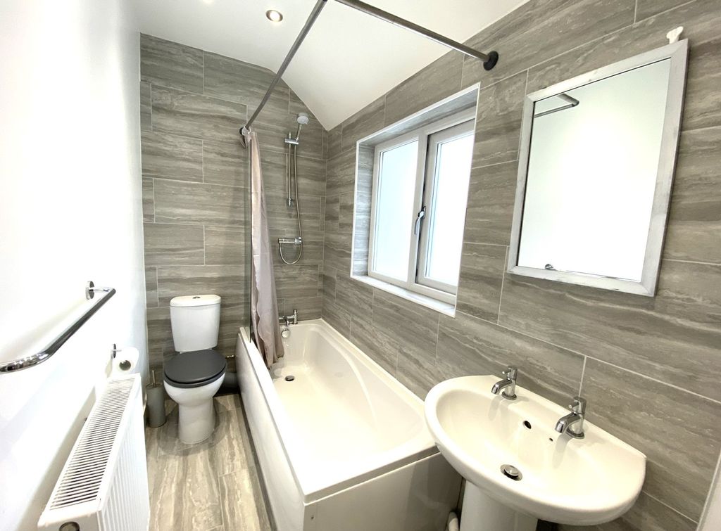 Additional image 10 of 2 bed flat to rentThe Highway, New Inn NP4