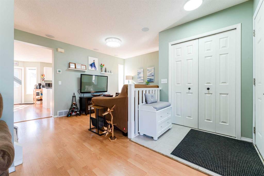 Additional image 4 of 198 Somerside Park SW, Calgary, AB, T2Y 3G3