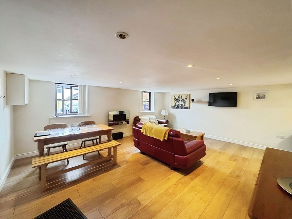 2 bed flat to rentLlanishen, Chepstow NP16 photo 4