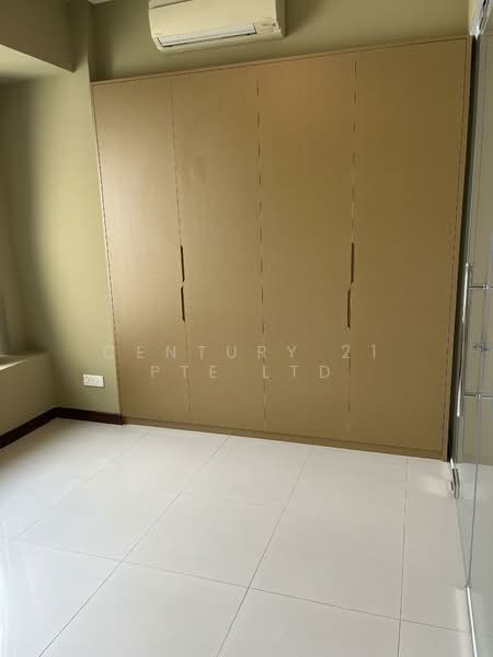 2 Marina Boulevard photo 5
