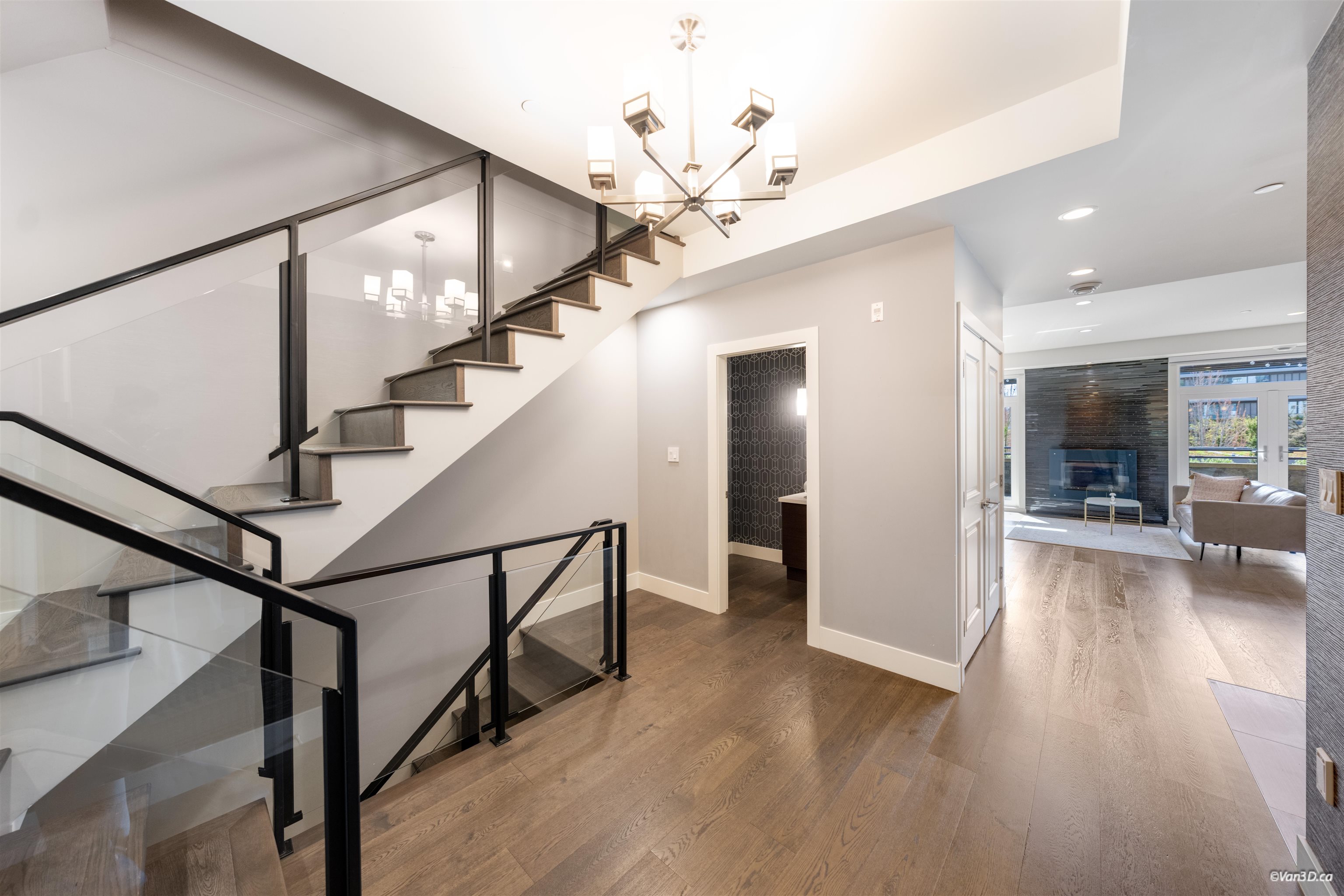 Additional image 3 of 453 13th Street, West Vancouver, BC, V7T 2N7