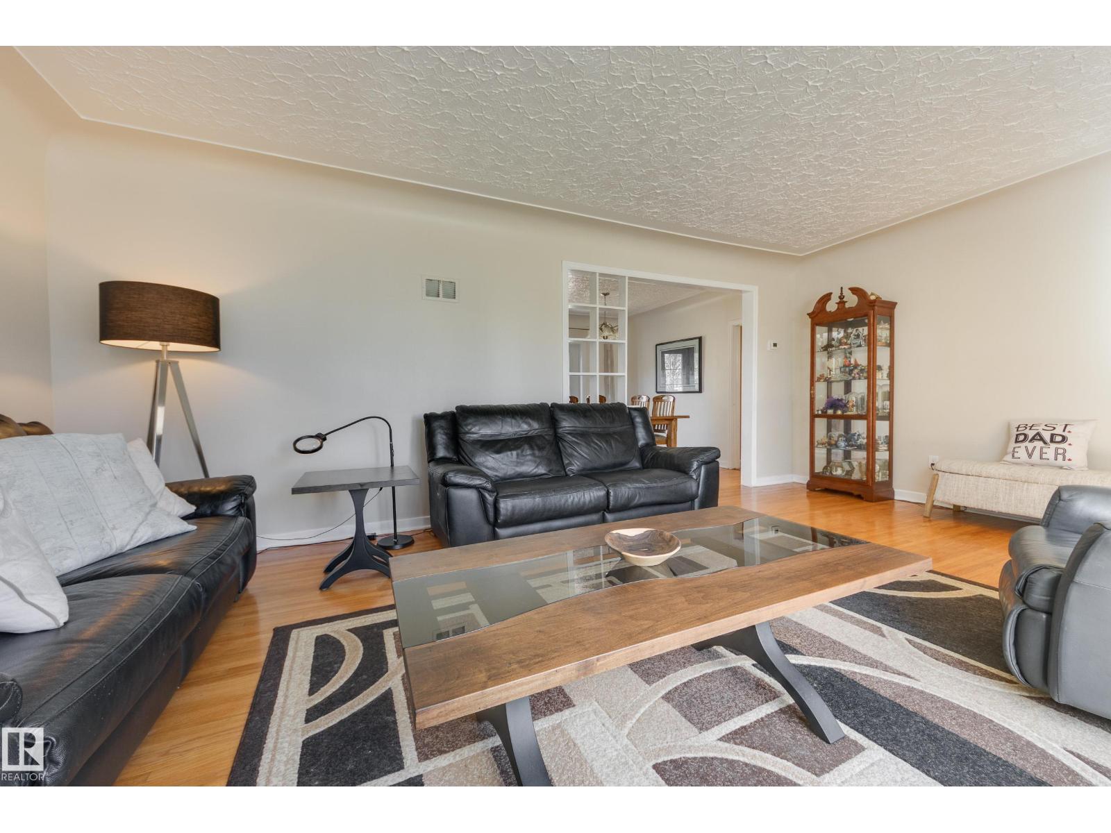 Additional image 6 of 11516 72 Avenue NW, Edmonton, AB, T6G0B8
