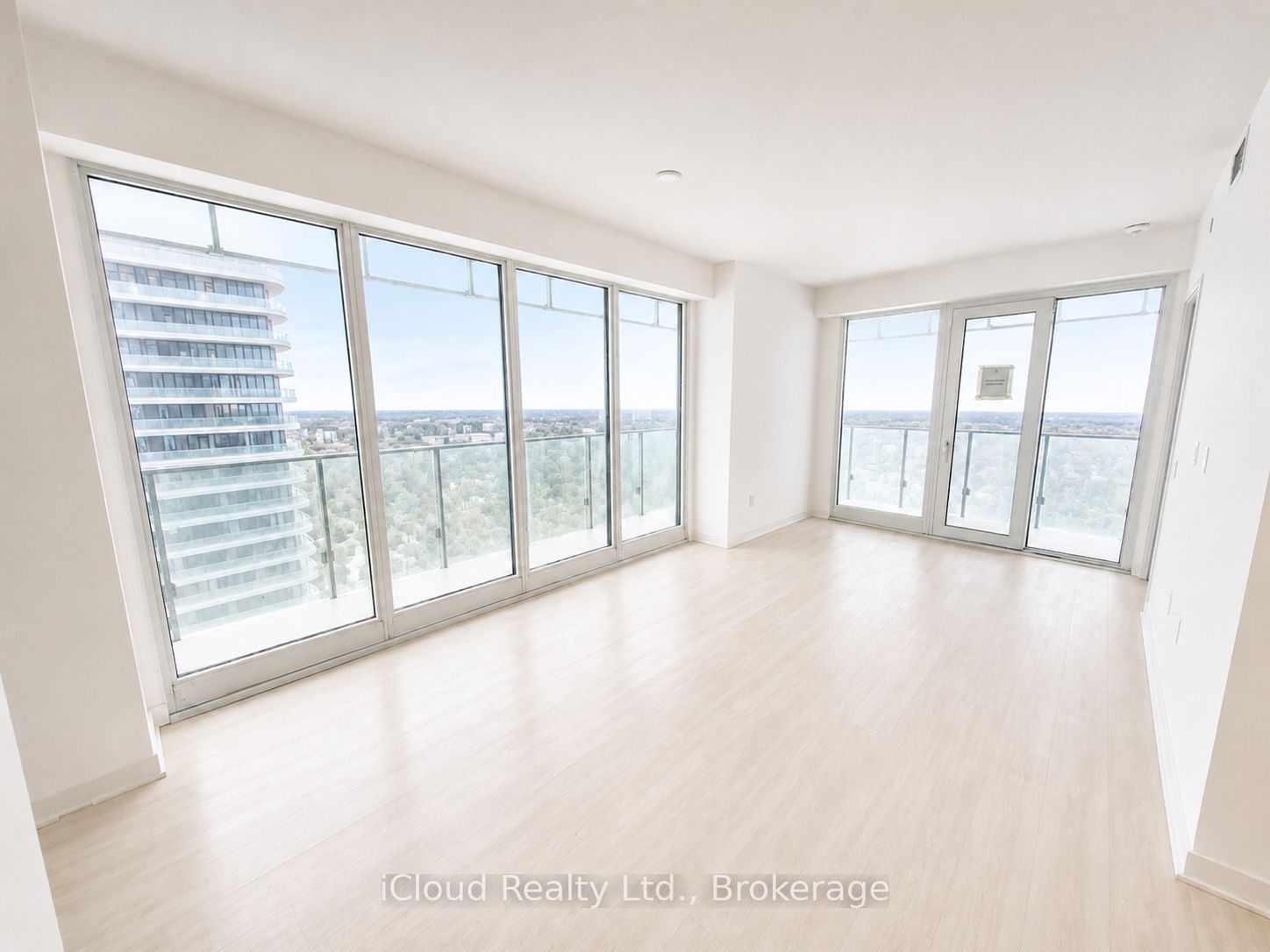 5604-3900 Confederation Parkway, Mississauga, ON, L5B 0M3