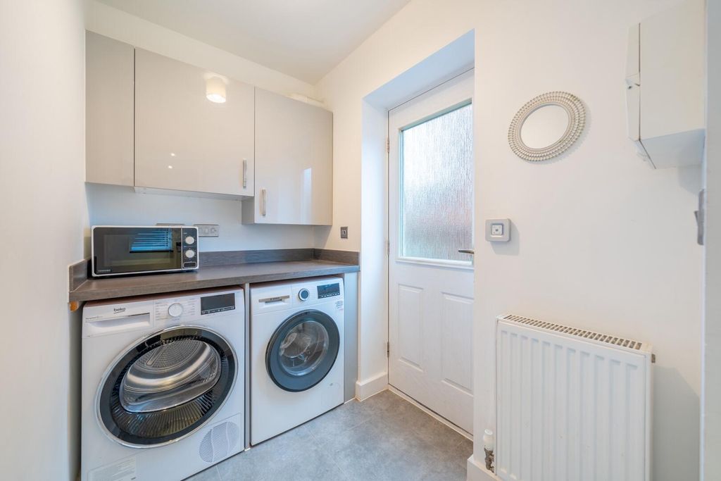 Additional image 4 of 4 bed detached house for saleAlbertine Gardens, Edwalton, Nottingham NG12