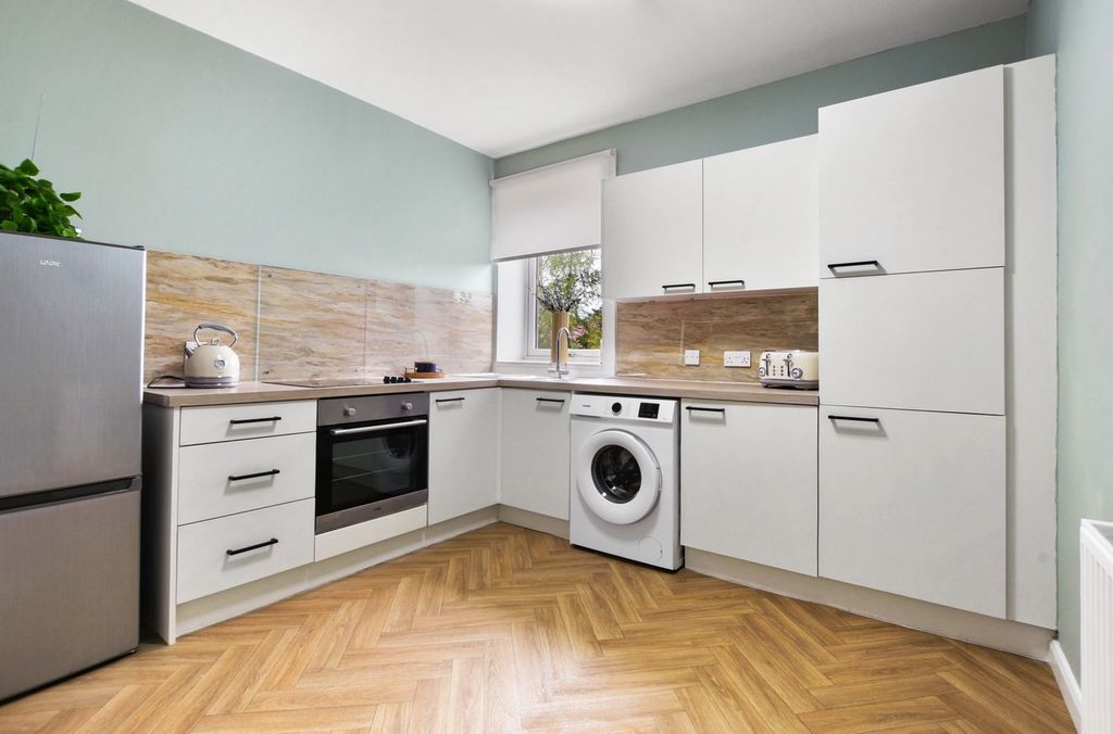 Additional image 5 of 2 bed flat for saleBurns Crescent, Girdle Toll, Irvine KA11