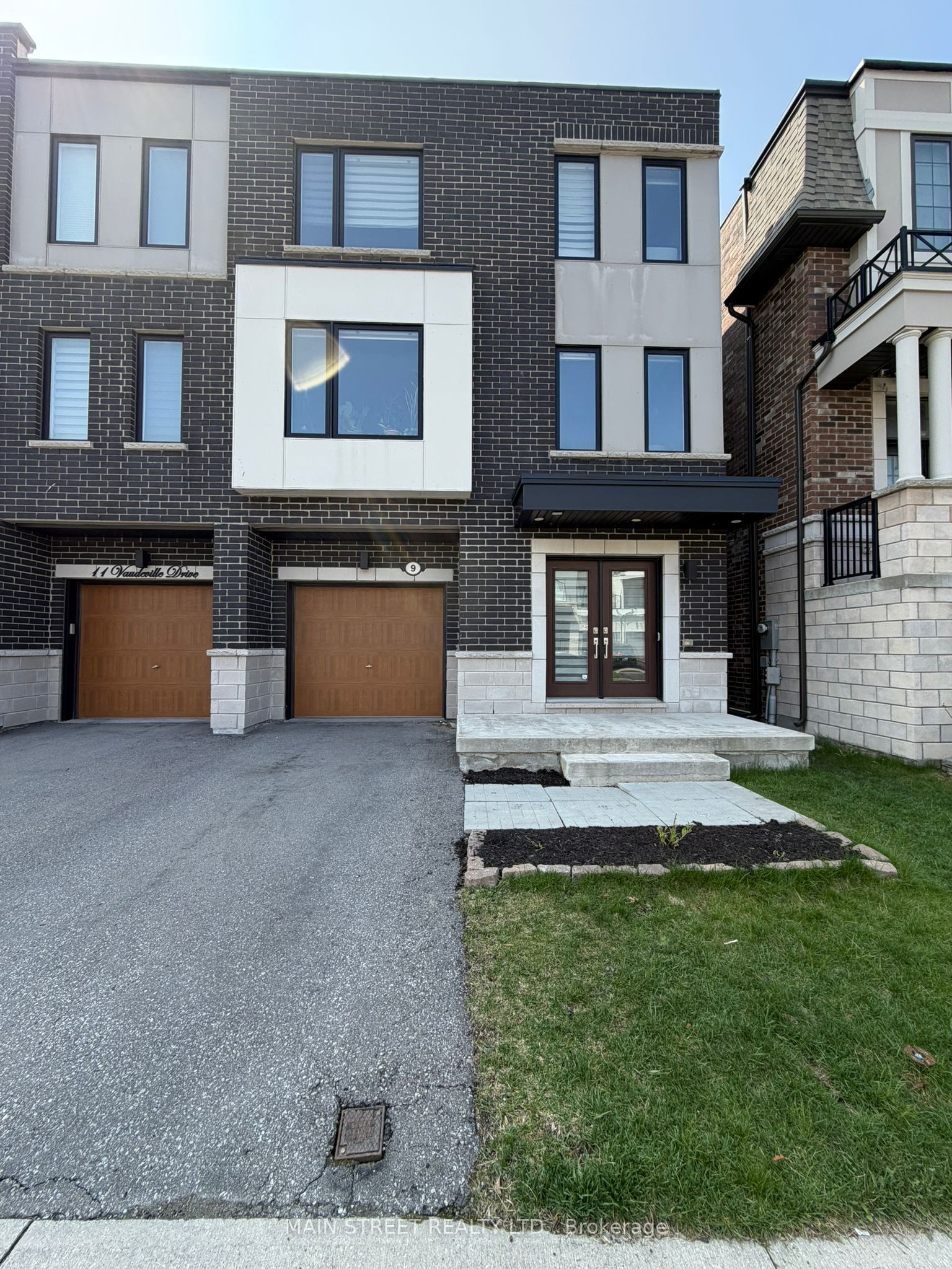 9 Vaudeville Drive, Toronto, ON, M8W 0B5