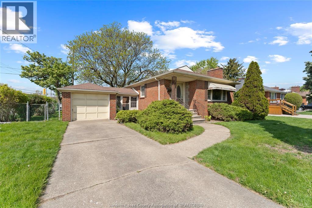 295 Henkel Place, Windsor, ON, N8Y2E8 photo 2