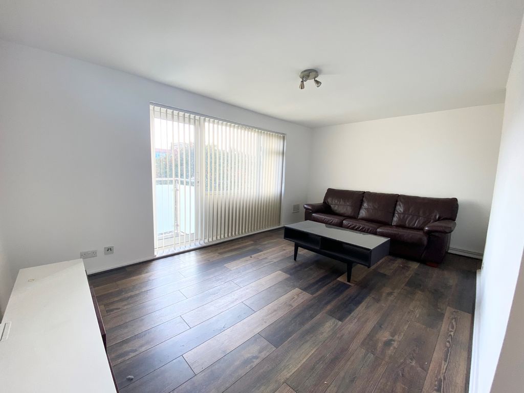 2 bed flat to rentBexley Road, Eltham SE9
