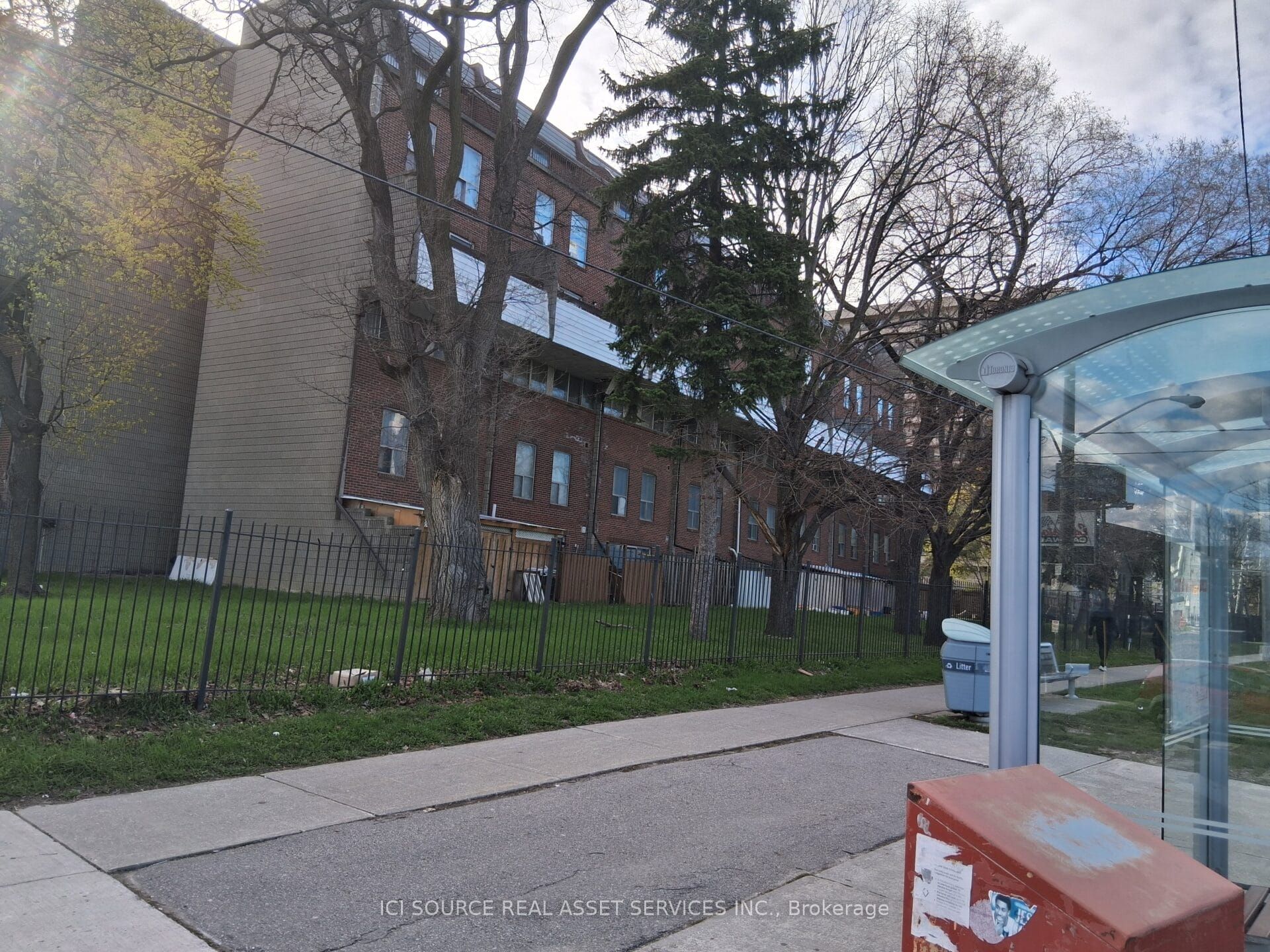 148-10 Eddystone Avenue, Toronto, ON, M3N 2T2