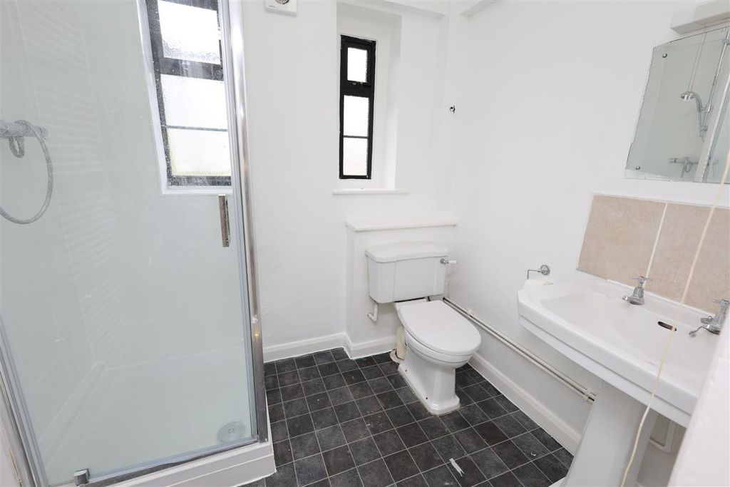 Additional image 4 of 1 bed flat to rentPembroke Road, Sevenoaks TN13