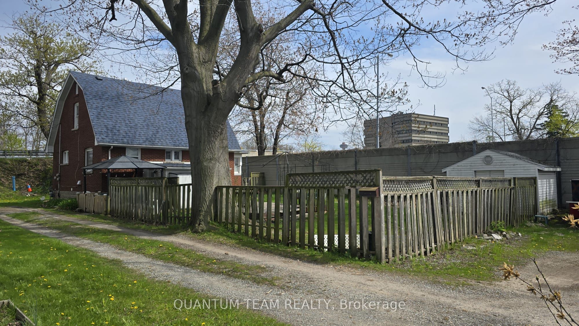 5365 Portage Road, Niagara Falls, ON, L2E 6B8