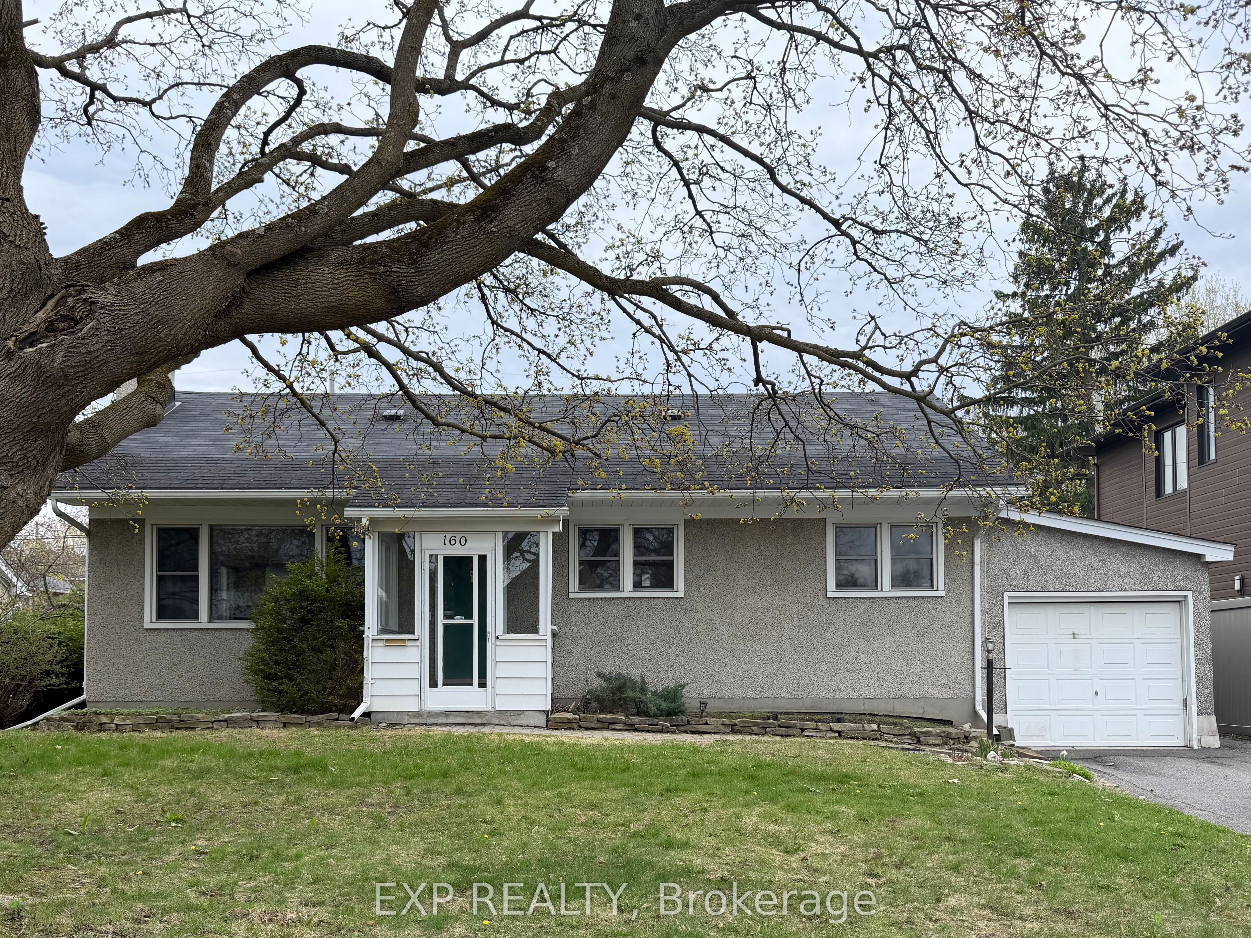 160 Mountbatten Avenue, Ottawa, ON, K1H 5V7
