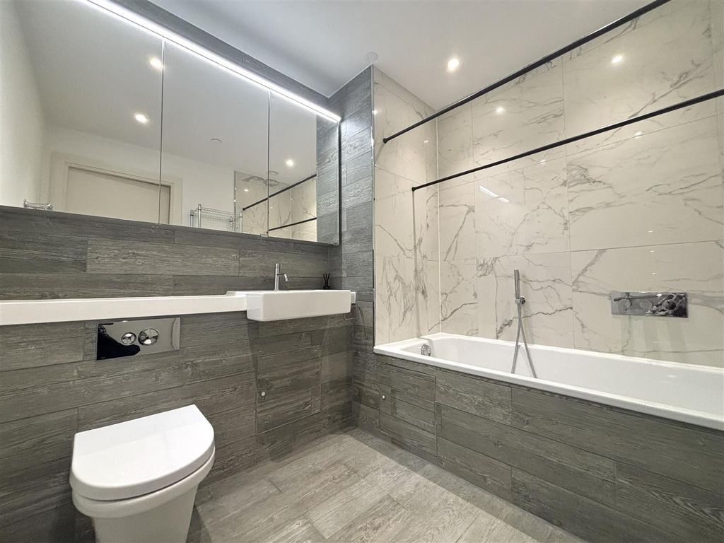 Additional image 7 of 2 bed flat for saleAlderley Road, Wilmslow SK9