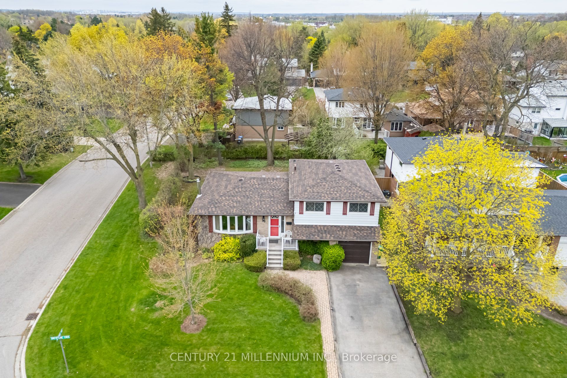 39 Greystone Crescent, Brampton, ON, L6Y 2B2