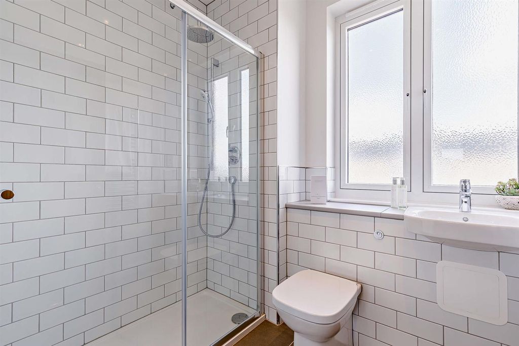 Additional image 10 of 4 bed town house to rentPark Crescent, Matlock Spa, Matlock DE4
