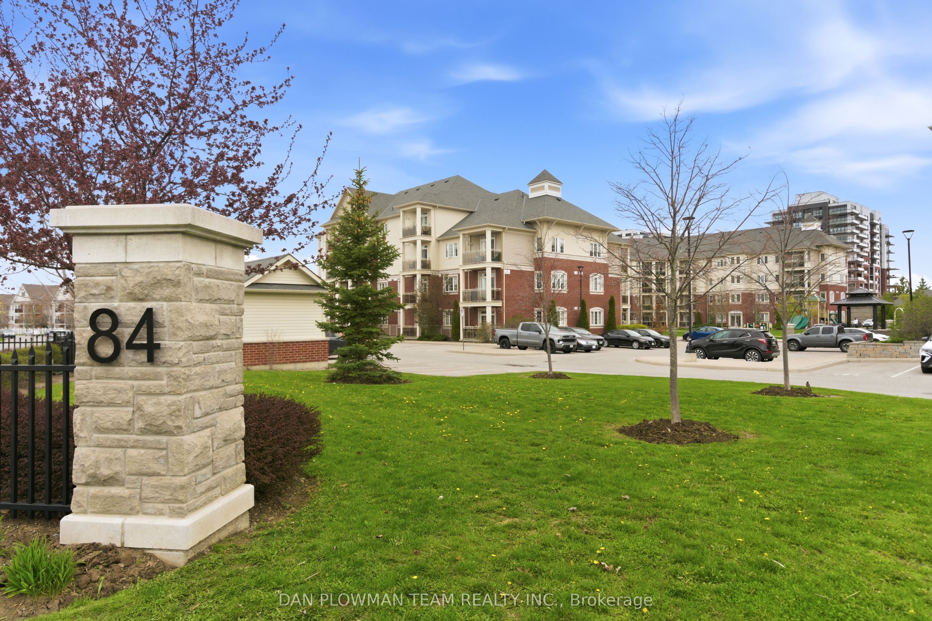 419-84 Aspen Springs Drive, Clarington, ON, L1C 0V3