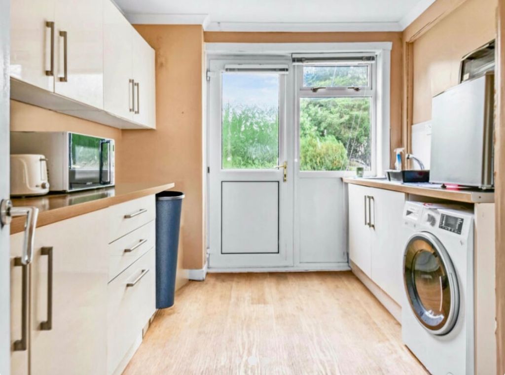 Additional image 3 of 3 bed terraced house to rentAppin Terrace, Shotts, Shotts ML7