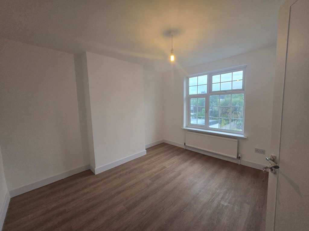 Additional image 8 of 3 bed terraced house to rentColwood Gardens, Colliers Wood SW19
