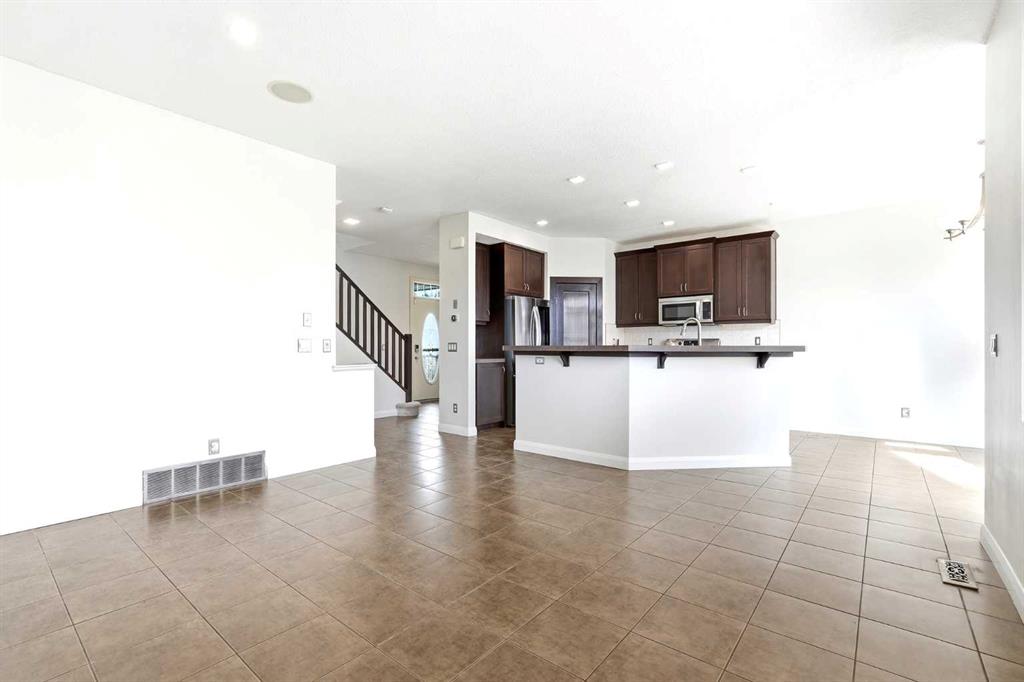 Additional image 3 of 121 Copperstone Close SE, Calgary, AB, T2Z0P4