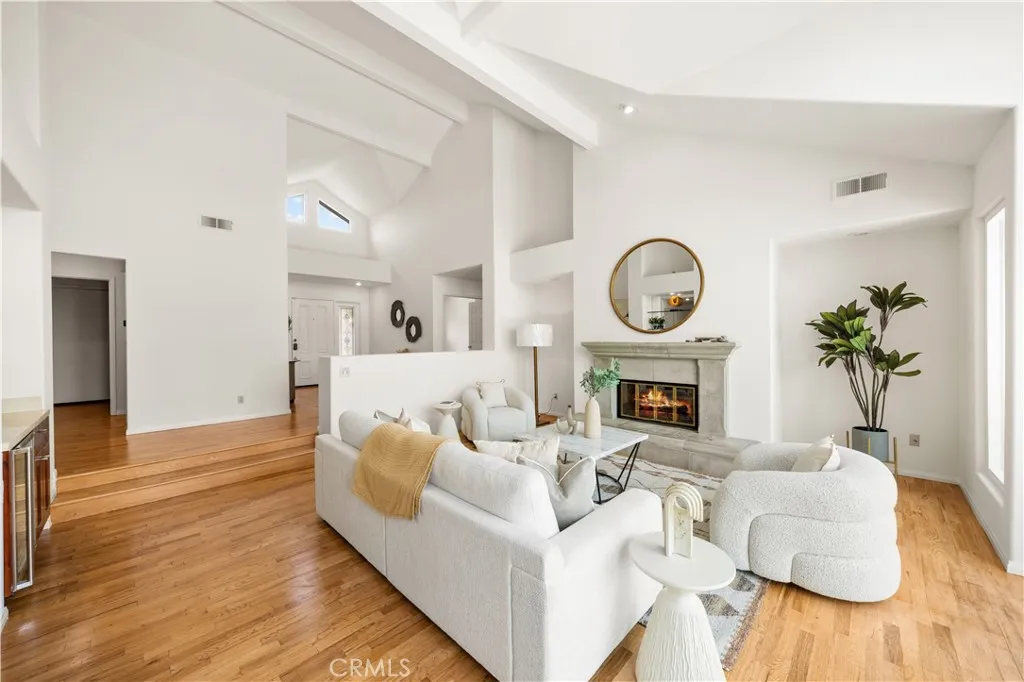 Additional image 67 of 2 Saros Unit 70, Irvine, CA 92603