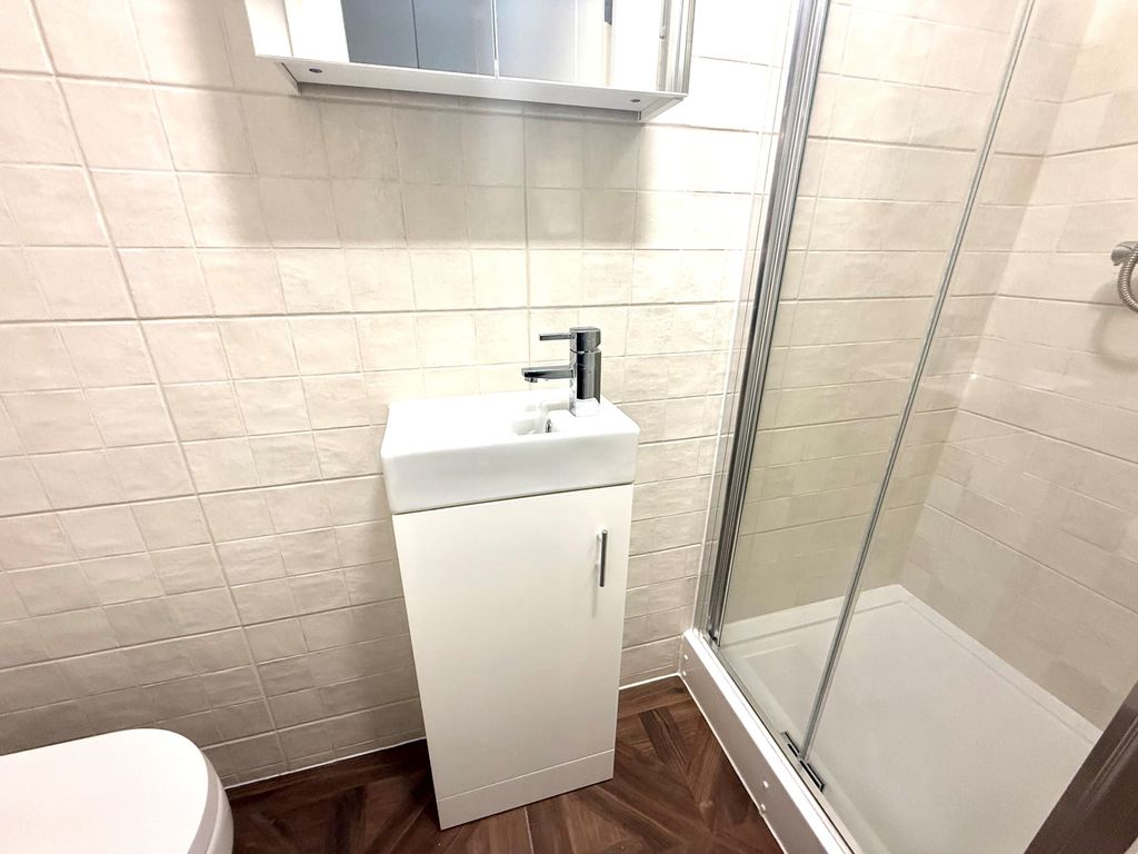 Additional image 12 of 3 bed property to rentSaxville Road, Orpington BR5